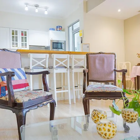 - Garden - Free Parking & Ac Apartment