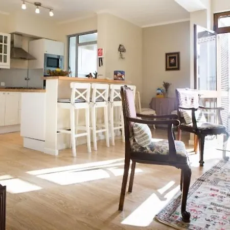 Apartment - Garden - Free Parking & Ac