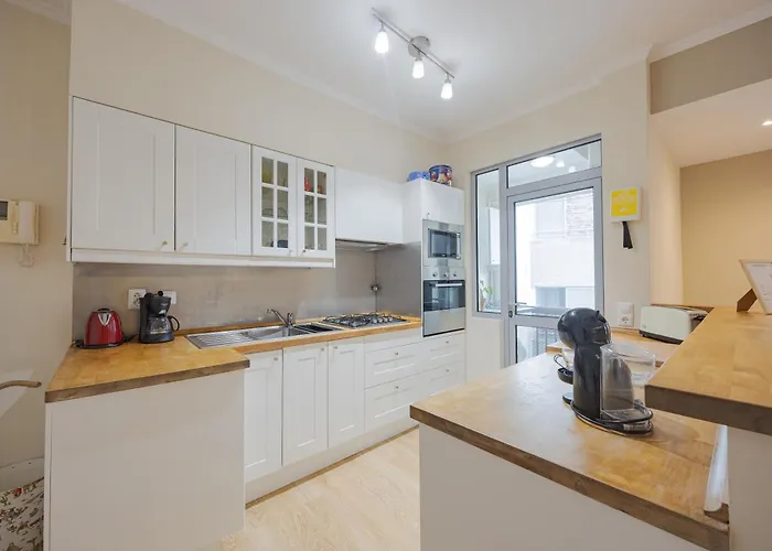 - Garden - Free Parking & Ac