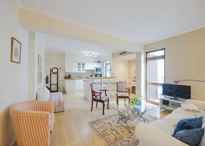 - Garden - Free Parking & Ac