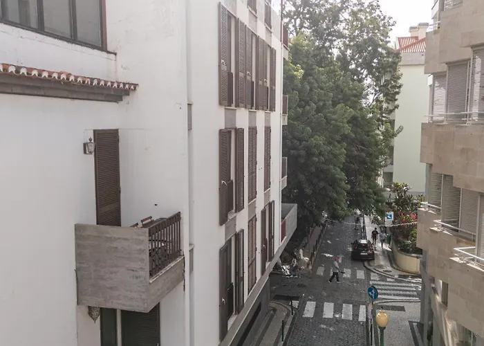 - Garden - Free Parking & Ac Appartement